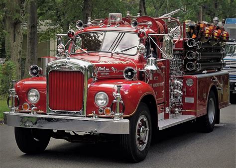 mack fire engine